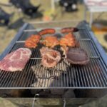 なぎさBBQ場でバーベキューの風景